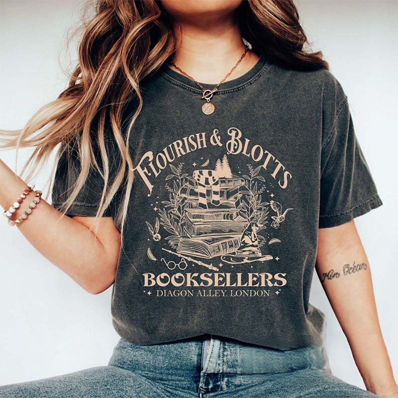 Flourish Blotts Wizard Vintage T-shirt